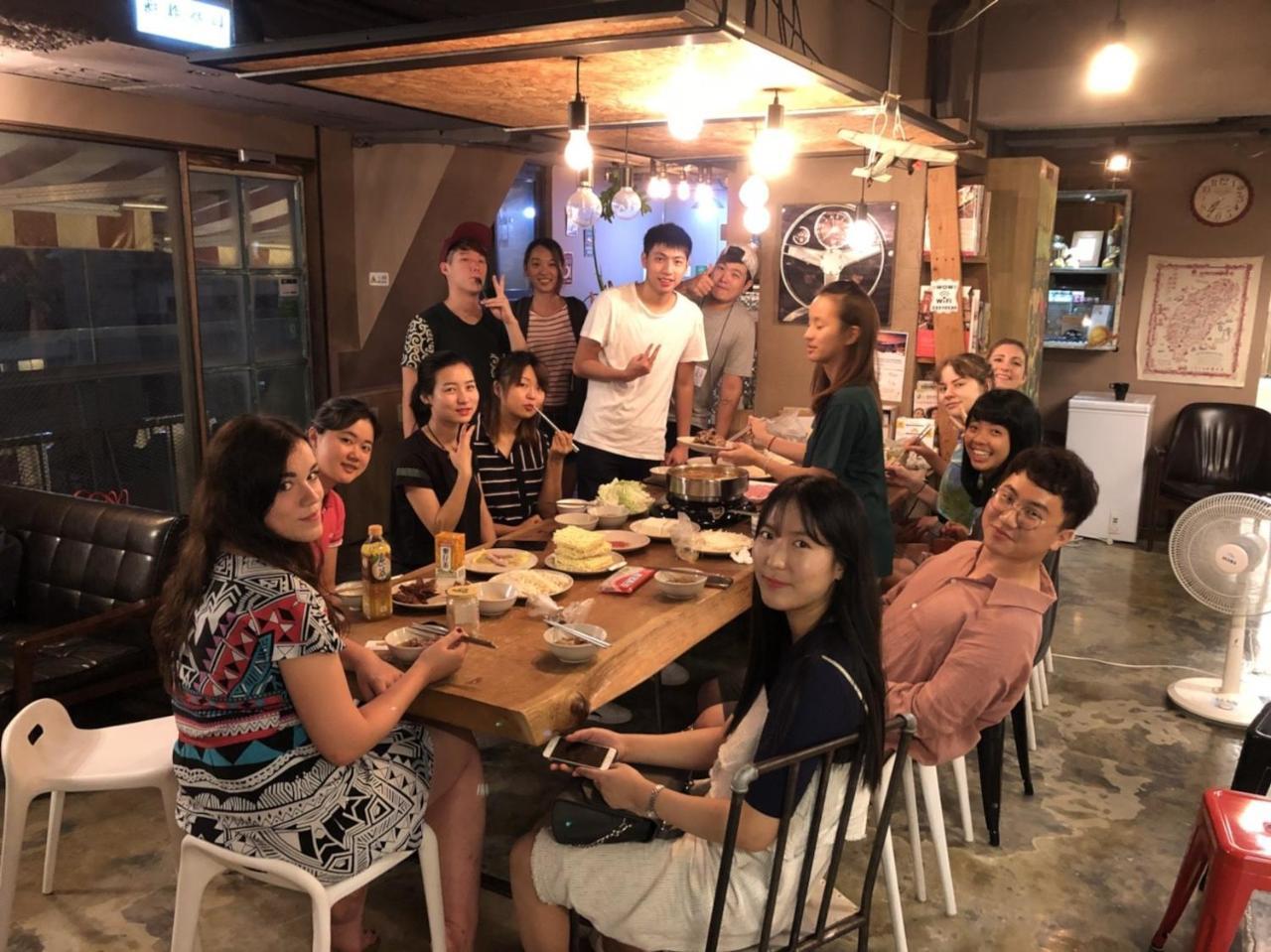 Ximen Wow Hostel تايبيه المظهر الخارجي الصورة